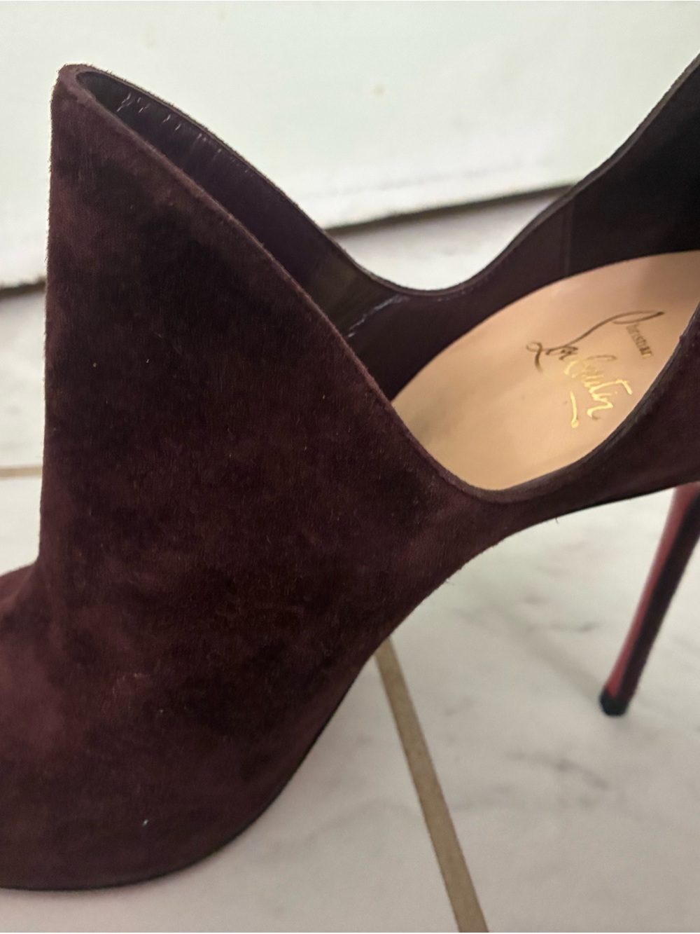 Brand new, never worn.Christian Louboutin Style Red-Soled Women's Pumps - Burgan - Picture 4 of 8